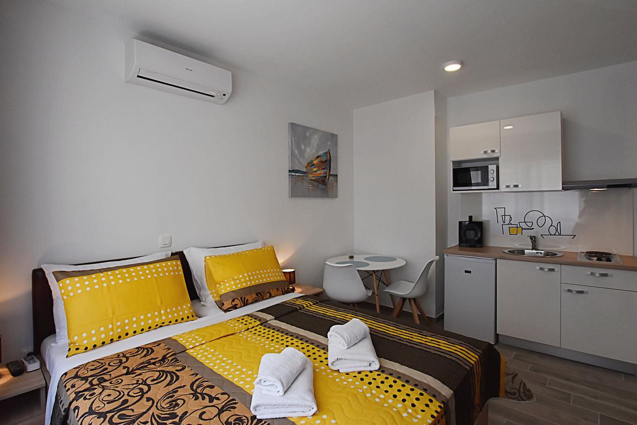 Borna & Roko Apartments Free Parking Zadar Bagian luar foto