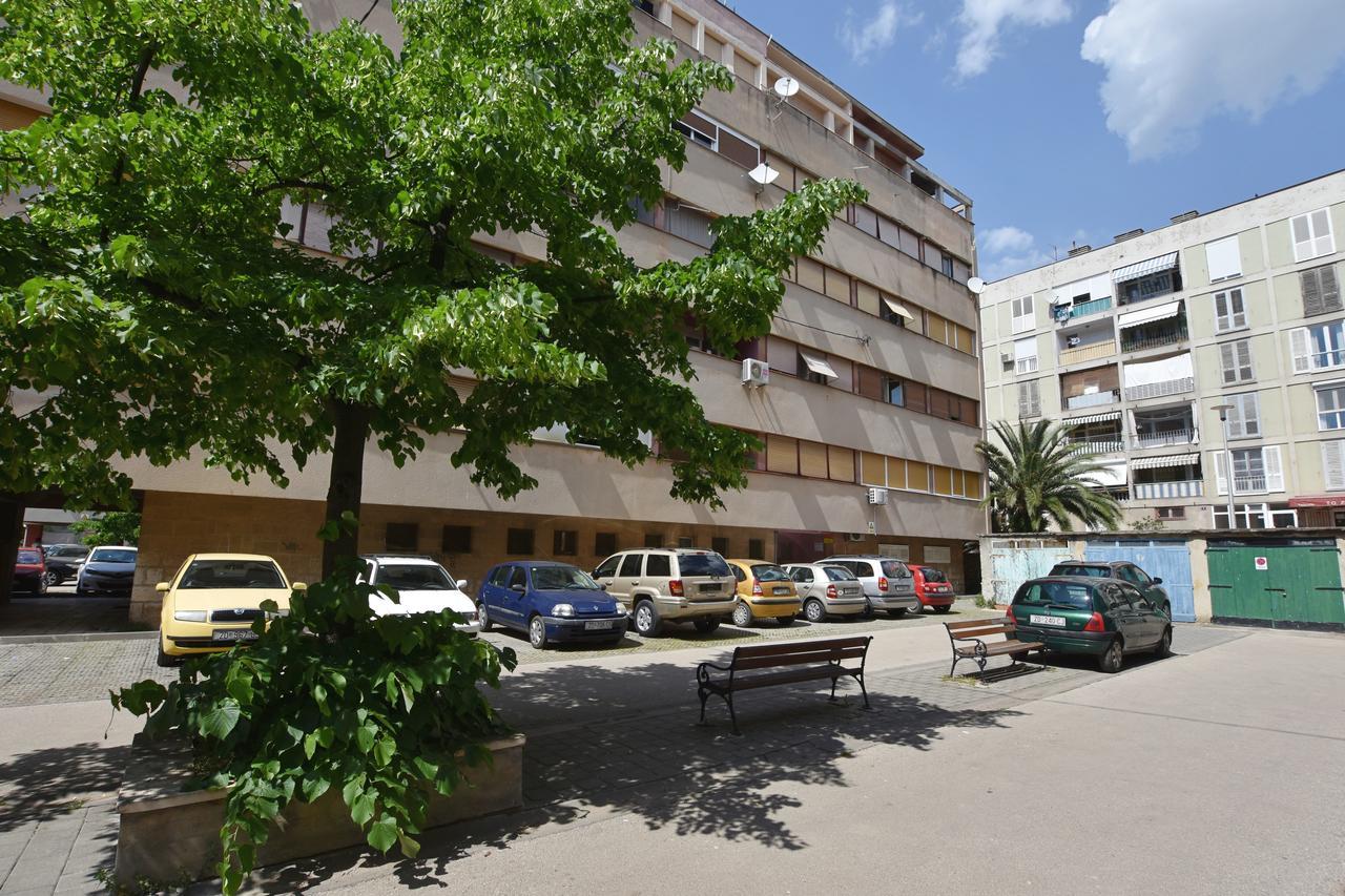 Borna & Roko Apartments Free Parking Zadar Bagian luar foto